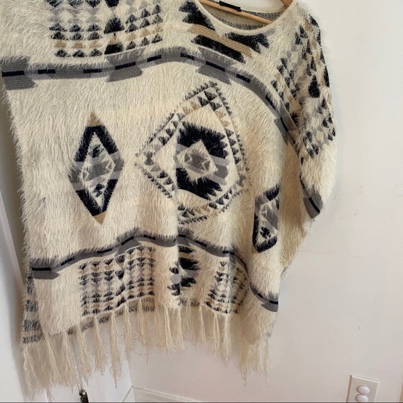 Aztec Poncho like New/ Yellowstone/ Western/ Native American Indian/ Aztec style - Picture 3 of 4